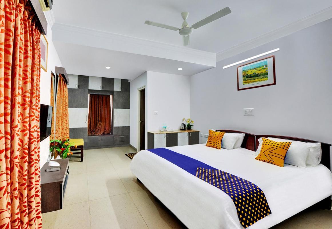 Yahweh Suites Бангалор Экстерьер фото
