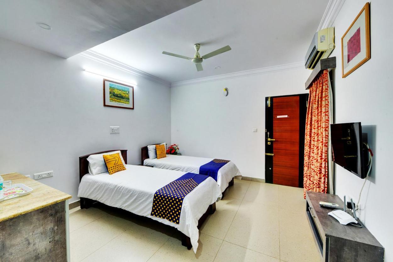 Yahweh Suites Бангалор Экстерьер фото