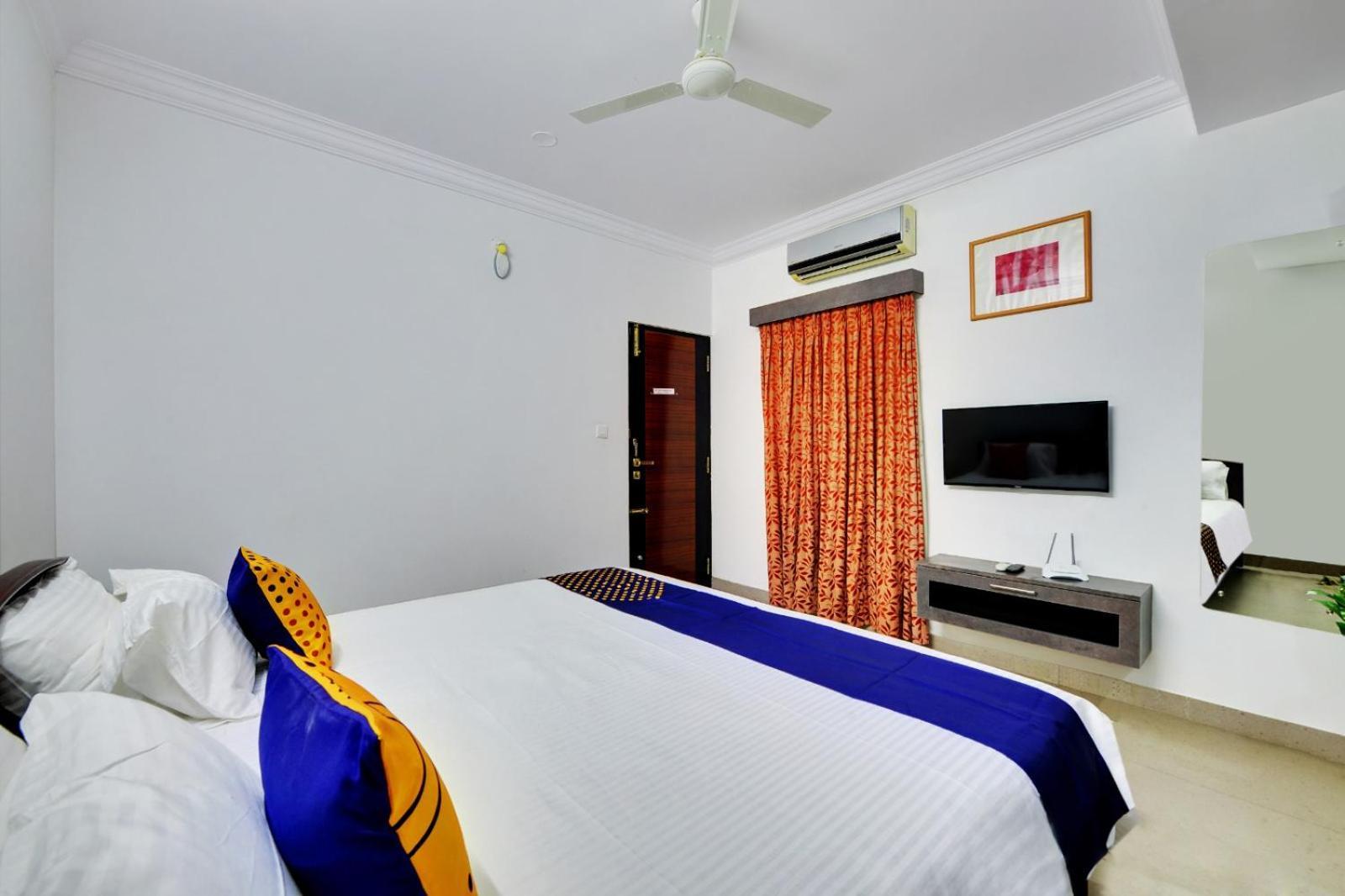 Yahweh Suites Бангалор Экстерьер фото