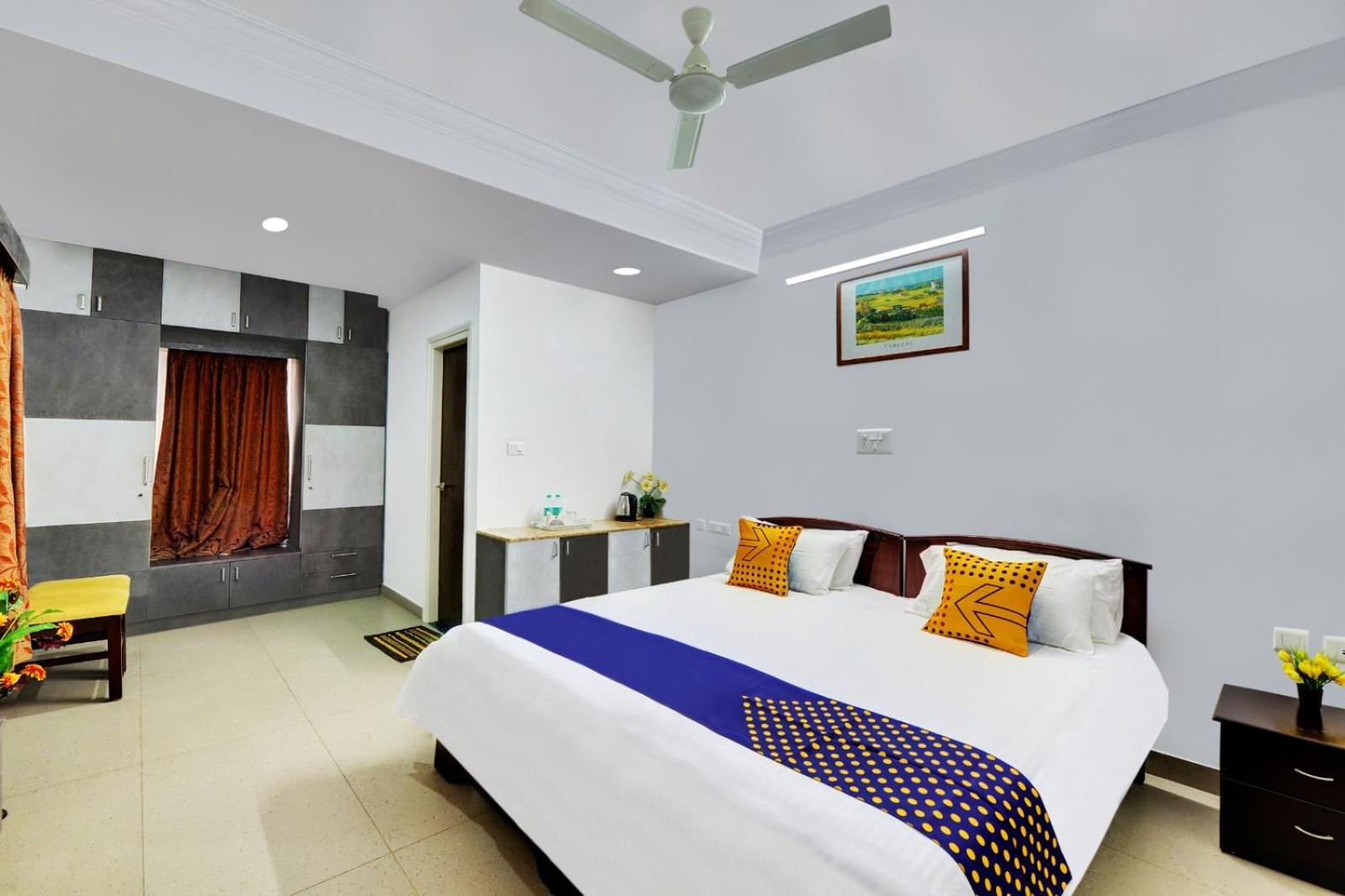 Yahweh Suites Бангалор Экстерьер фото