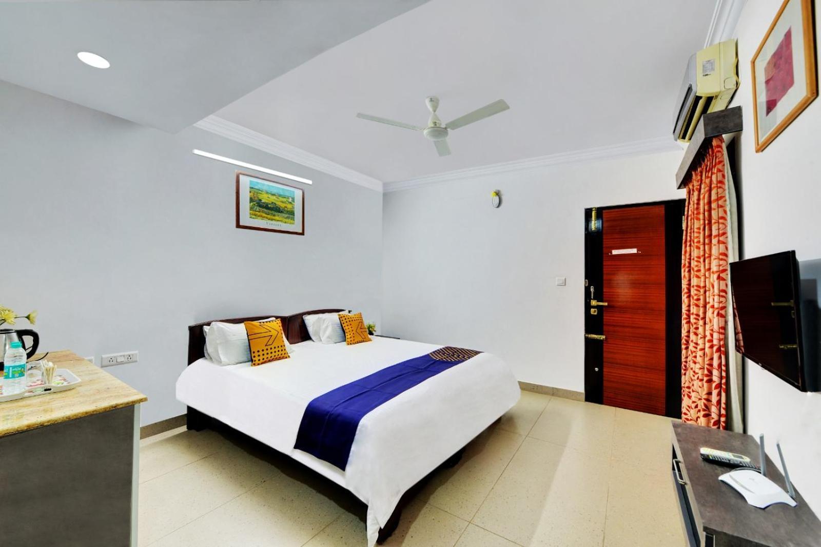 Yahweh Suites Бангалор Экстерьер фото