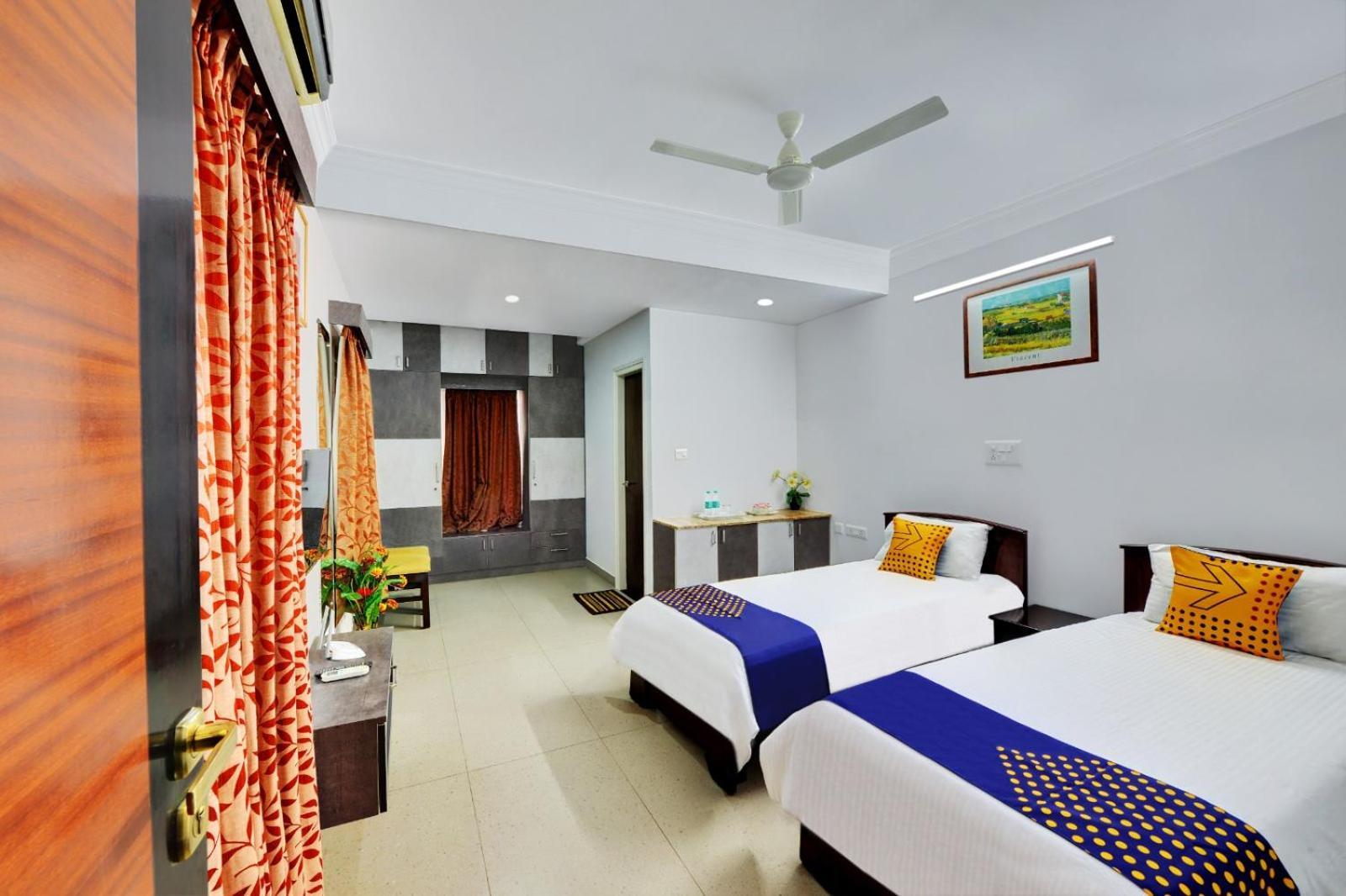 Yahweh Suites Бангалор Экстерьер фото