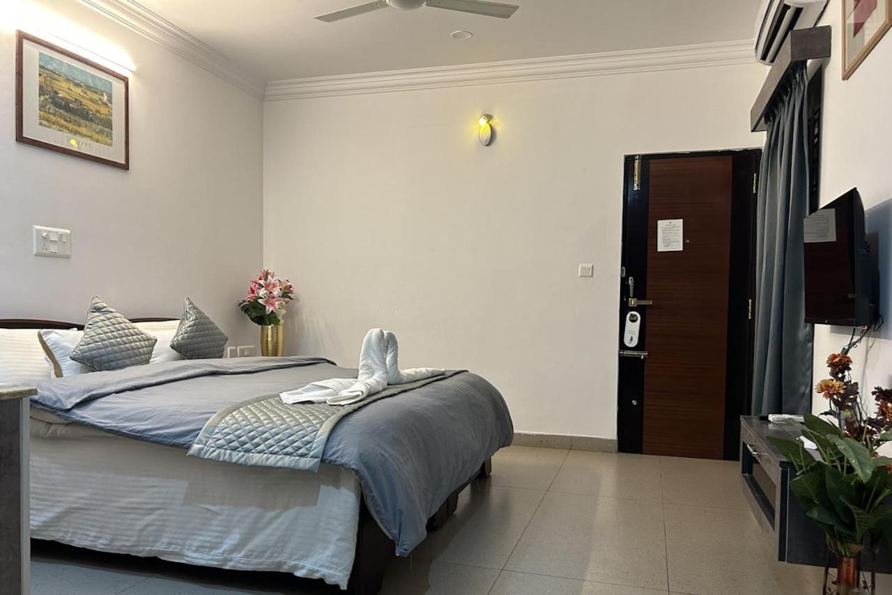 Yahweh Suites Бангалор Экстерьер фото